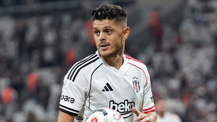 Beşiktaşta maç öncesi Rashica sakatlandı