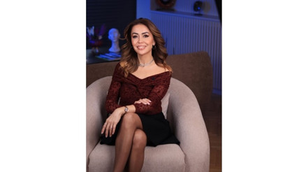 Işıltılı ve sıkı cilt için altın dokunuş