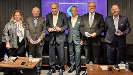 Duayen isimler ESİAD üyeleriyle buluştu