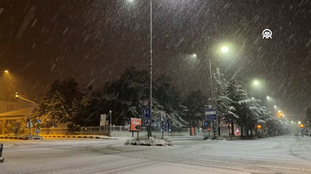 Ladikte kar yağışı etkili oldu Ladikte kar yağışı etkili oldu