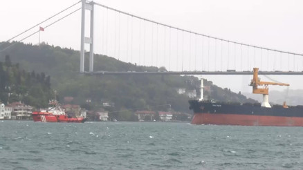 İstanbul Boğazında gemi arızası: Deniz trafiği çift yönlü durdu