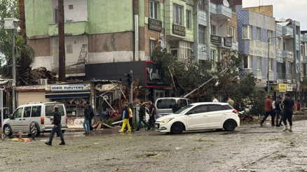 Şanlıurfada sağanak ve dolu: 12 yaralı