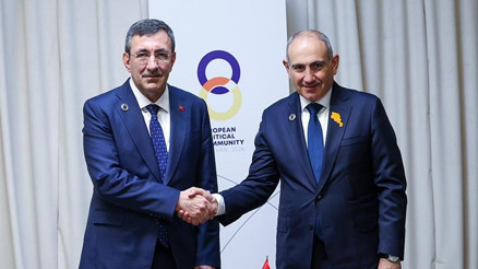 Cumhurbaşkanı Yardımcısı Yılmaz ile paşinyan görüştü