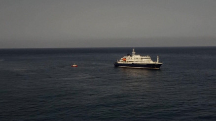 Kanarya Adaları hantavirüsü bulunan geminin adaya yanaşmasına karşı Kanarya Adaları hantavirüsü bulunan geminin adaya yanaşmasına karşı