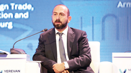 Mirzoyan’dan diasporaya mesaj: Komşularımızla sorun istemiyoruz