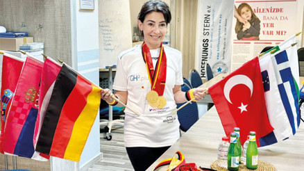 Nazlı ‘barış’ için koşuyor... Stuttgart’tan İstanbul’a bir umut hikâyesi Nazlı ‘barış’ için koşuyor... Stuttgart’tan İstanbul’a bir umut hikâyesi