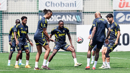 Fenerbahçenin Konyaspor maçı kamp kadrosu belli oldu