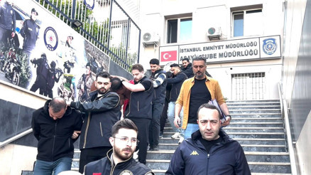 İstanbul merkezli 3 ilde change araç operasyonu: 8 şüpheli tutuklandı İstanbul merkezli 3 ilde change araç operasyonu: 8 şüpheli tutuklandı