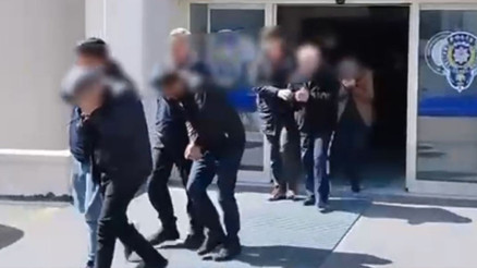 Ankarada eğlence mekanlarına operasyon: 29 gözaltı, 47 yabancı uyruklu kadın sınır dışı edildi