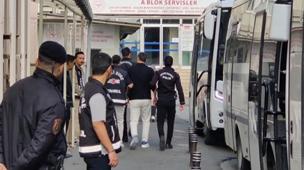 İmamoğlu Çıkar Amaçlı Suç Örgütü soruşturmasında gözaltına alınan 23 zanlı adliyede İmamoğlu Çıkar Amaçlı Suç Örgütü soruşturmasında gözaltına alınan 23 zanlı adliyede
