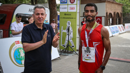 İzmir Valisi Elban: Efeler Yolu Ultra Trail, kadim tarihimiz ile doğa sporlarını bir araya getiriyor İzmir Valisi Elban: Efeler Yolu Ultra Trail, kadim tarihimiz ile doğa sporlarını bir araya getiriyor
