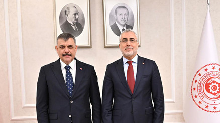 Bakan Çiftçiden Bakan Işıkhana ziyaret