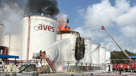 Mersinde dolum tesisindeki yakıt tankında çıkan yangına ilişkin açıklama