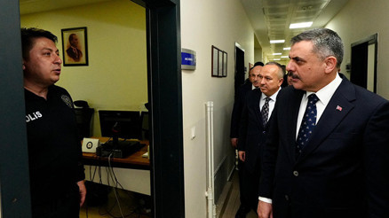 Bakan Çiftçiden polis merkezi amirliğine ziyaret