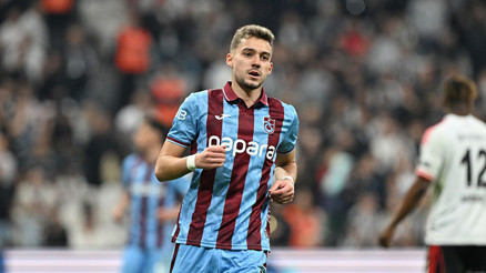 Ernest Muçi, golleriyle Trabzonspora katkı vermeye devam ediyor
