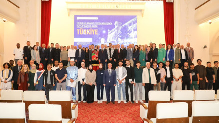 Gazi’de dış politika söyleşisi Gazi’de dış politika söyleşisi