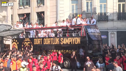 Galatasaray 26. şampiyonluğunu kutluyor İstanbulda otobüs turu başladı