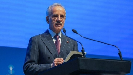 Bakan Uraloğlu: Türkiye ve Azerbaycan geleceğin inşasında öncü rol oynamayı sürdürecek Bakan Uraloğlu: Türkiye ve Azerbaycan geleceğin inşasında öncü rol oynamayı sürdürecek