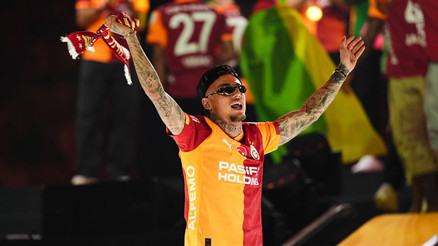 Noa Lang, Galatasarayda kalmak istiyor ama...
