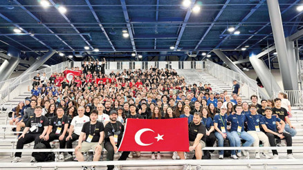 ABD’den 10 ödülle döndüler... Türk gençliğinin Houston zaferi