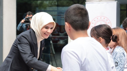 Bakan Göktaş, devlet himayesindeki sporcu gençlerle buluştu Bakan Göktaş, devlet himayesindeki sporcu gençlerle buluştu