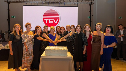 İzmir cemiyet hayatı eğitim için bir araya geldi