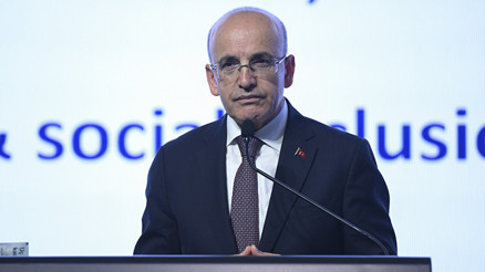 Bakan Şimşek Pariste konuştu: Türkiyede yasakladık