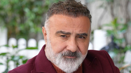 Sahnede talihsiz kaza... Usta oyuncu ameliyat oldu