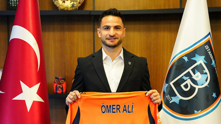 Başakşehir, Ömer Ali Şahinerin sözleşmesini uzattı