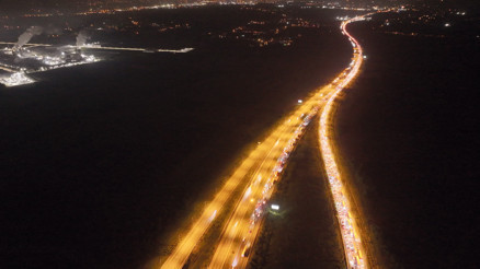 Tatilciler geceden yola çıktı: Dokuz günlük göç başladı