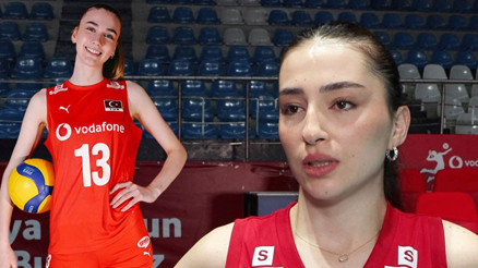 Milli voleybolcular Saliha Şahin ile Dilay Özdemir, yaz sezonu için heyecanlı
