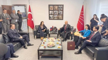 Siyasette ilkler bayramı