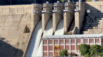 Elazığda kapakları açılan 3 barajda su tahliye çalışması sürüyor