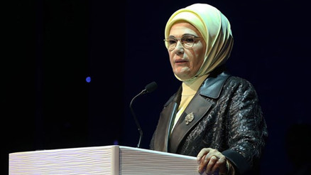 Emine Erdoğandan İstanbulun fethinin yıl dönümü mesajı