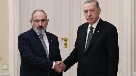 Cumhurbaşkanı Erdoğan, Ermenistan Başbakanı Paşinyan ile görüştü