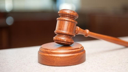 Adli emanetten silah çalan katip için karar