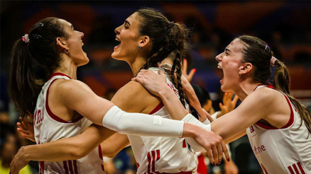 CANLI İZLE || Türkiye - Hollanda voleybol maçı ne zaman, saat kaçta, hangi kanalda Filenin Sultanları Millerler Ligi (VNL) ilk hafta mücadelesi... CANLI İZLE || Türkiye - Hollanda voleybol maçı ne zaman, saat kaçta, hangi kanalda Filenin Sultanları Millerler Ligi (VNL) ilk hafta mücadelesi...