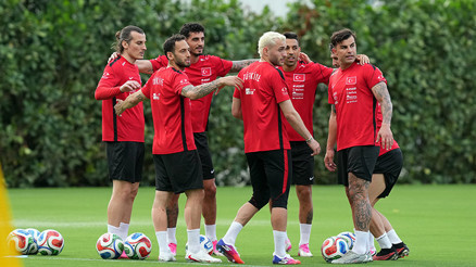 A Milli Futbol Takımının Miamideki ilk idmanını TFF ve TBF başkanları birlikte izledi