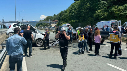 Rizede feci kaza: Ters yöne giren otomobil, karşı yönden gelen araçla çarpıştı: 2 can kaybı, 3 yaralı Rizede feci kaza: Ters yöne giren otomobil, karşı yönden gelen araçla çarpıştı: 2 can kaybı, 3 yaralı