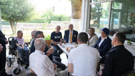 Milletvekilleri İstanbul’da vatandaşlarla bir araya geldi Milletvekilleri İstanbul’da vatandaşlarla bir araya geldi