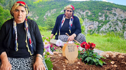 Şengül Gezerin yürek yakan hikayesi... 5 büyük acı yaşadı: 1i bebek 4 çocuğunu ve eşini kaybetti Allah kimsenin başına vermesin Şengül Gezerin yürek yakan hikayesi... 5 büyük acı yaşadı: 1i bebek 4 çocuğunu ve eşini kaybetti Allah kimsenin başına vermesin