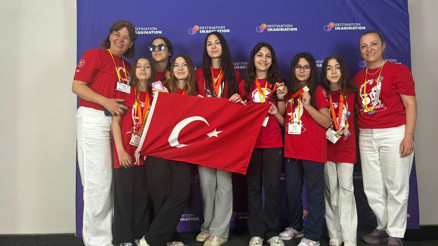 İzmirli öğrencilerden dünya başarısı... Hem dördüncülük hem Da Vinci Ödülü