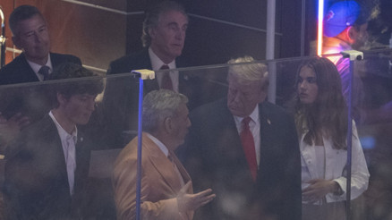 New Yorktaki NBA final maçında Trumpa şok Seyirciler tarafından uzun süre yuhalandı