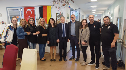 Huzurevinde bayram sevinci: Bremen’de anlamlı vefa buluşması Huzurevinde bayram sevinci: Bremen’de anlamlı vefa buluşması