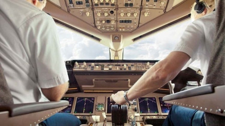 Sahte pilot 17 yıl ehliyetsiz uçmuş