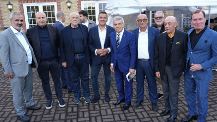 İş adamı Nural Ezel, Londra’nın VIP simalarını malikhanesinde buluşturdu