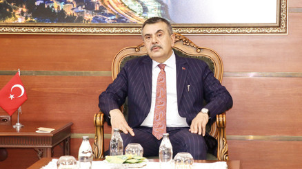 Ara tatile devam