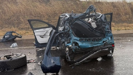 Feci kaza… Tankere çarpan otomobildeki 2 kişi öldü, 2 kişi ağır yaralandı