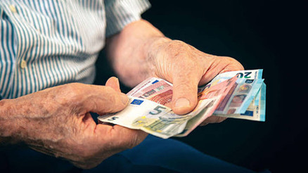Emeklilere yüzde 4.24 zam