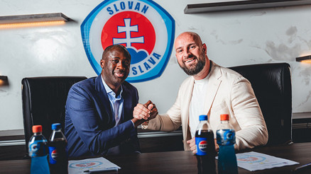 Yaya Toure, Slovan Bratislavanın yeni teknik direktörü oldu